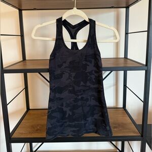 Lululemon Cool Racerback Nulu
Heritage 365 Camo Deep Coal Multi Size 2 🖤